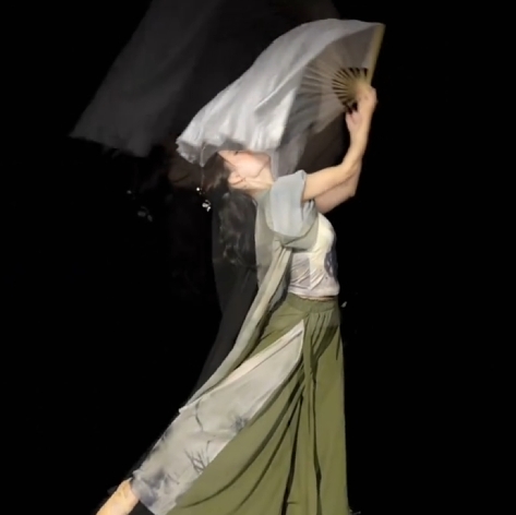 古风扇子舞