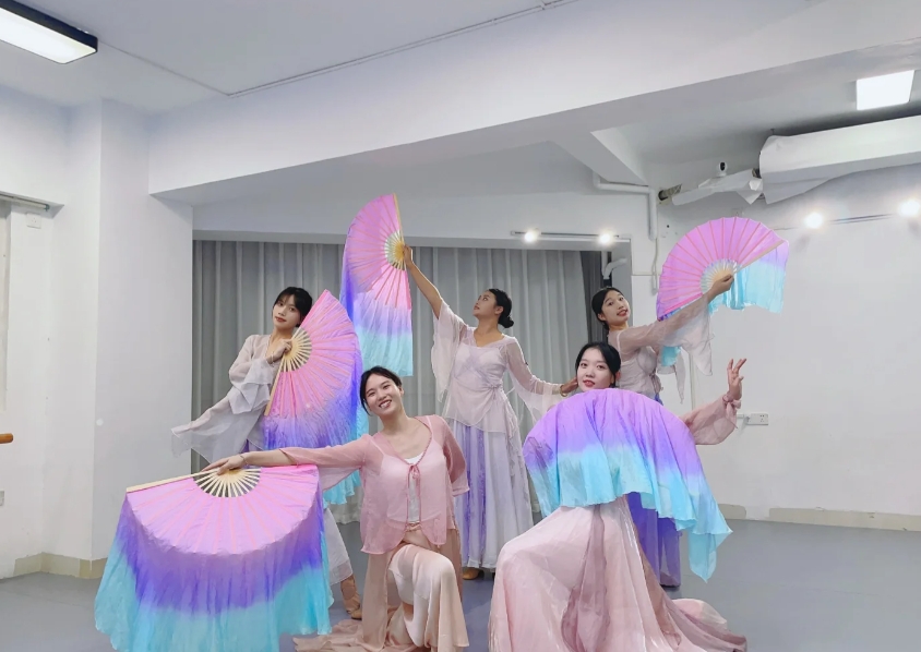 古风扇子舞